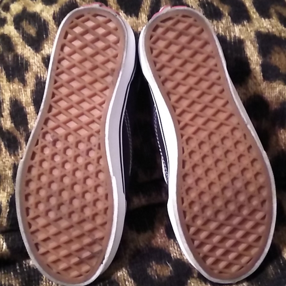 VANS - Picture 5 of 6